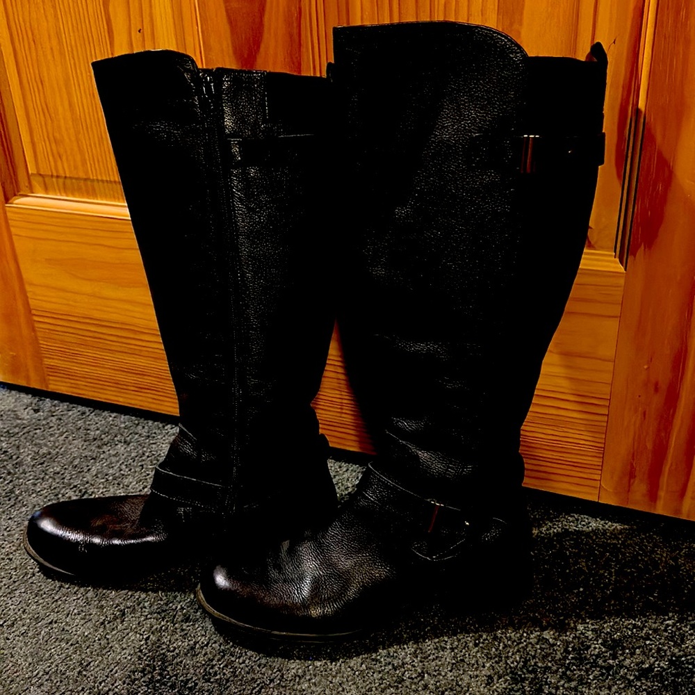 Naturalizer brand women’s black leather boots, size 8, wide calf, gently worn